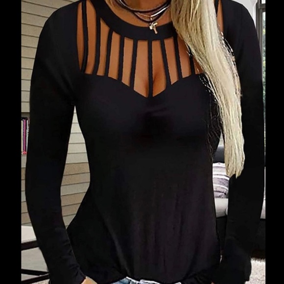 🦋 Sexy Top! Crewneck Hollow Out Black Long sleeve top! Super Cute 🥰 - Picture 4 of 8